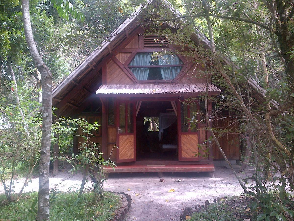 Les Acacias Bungalows Manambolo Exterior foto