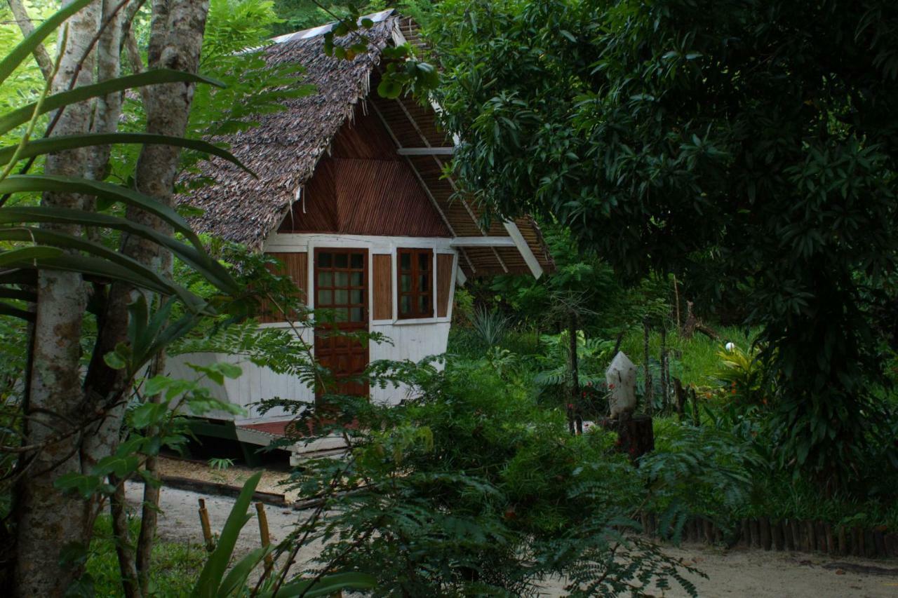 Les Acacias Bungalows Manambolo Exterior foto